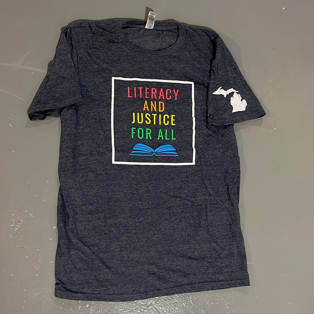 Teacher reading quote T-shirt